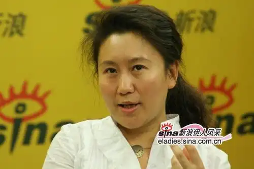 组图:"穿prada的女王" 徐巍解密时尚圈(4)