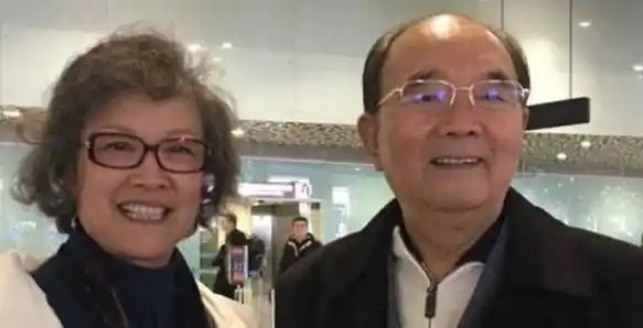 著名演员宋春丽:与丈夫孙维熙相濡以沫44年,当奶奶的年纪当妈妈_父亲