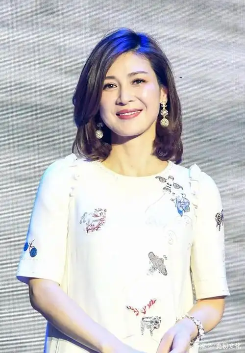 童蕾端庄漂亮超级美,如今女人味十足,美不胜收!