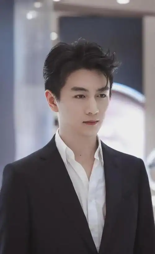 85后男演员里,陈晓是难得的偶像兼实力派演员.