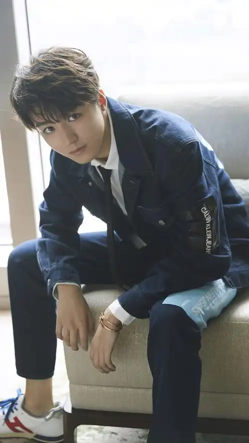 精选帅气王俊凯手机壁纸图片_明星_手机壁纸下载_美桌网