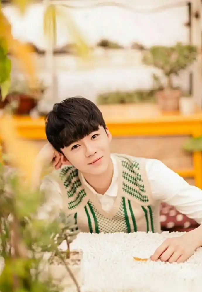 蔡乙嘉  《我们的少年时代》中的郁风,像一束光照亮了我们的生活