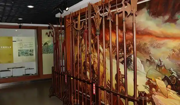 异彩纷呈的冷兵器-十八般武器展示区_无锡-江阴军事文化博物馆在线听