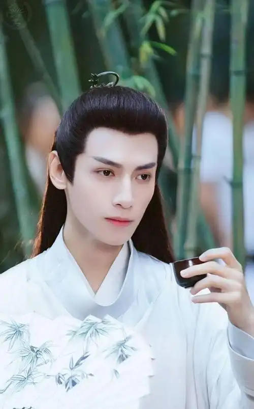 天生古装脸,这6位古装仪态美艳绝伦,网友直呼:造型"焊"脸上