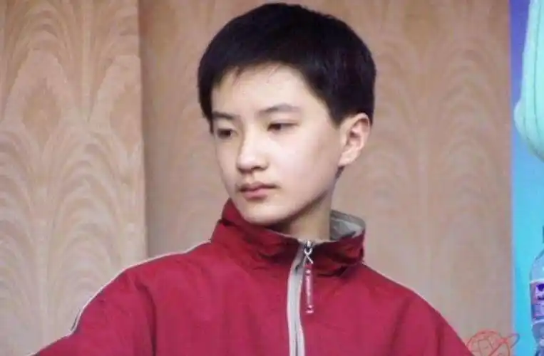 《快乐星球》里的"丁凯乐"结婚了,曾是多少90后心中的男神啊