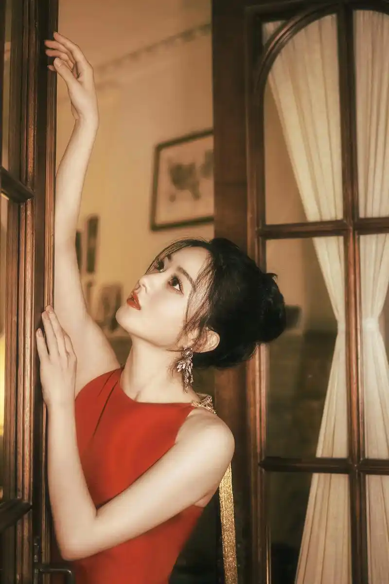 一组红衣77赵丽颖