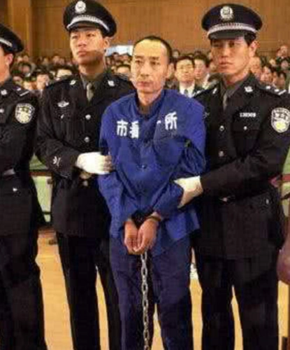 最没人性的悍匪,一小时背负上百条人命,落网后:一切在我计划中