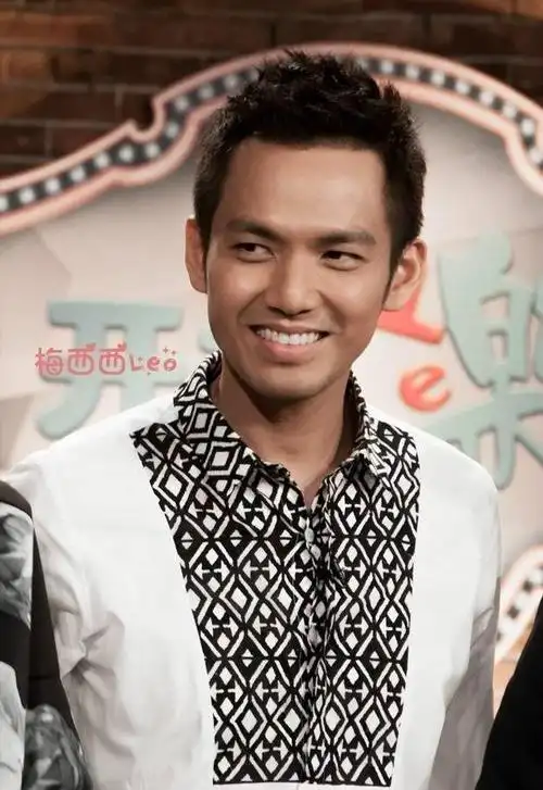 说古天乐黑的人大概是没有看见过钟汉良,这还是你们的