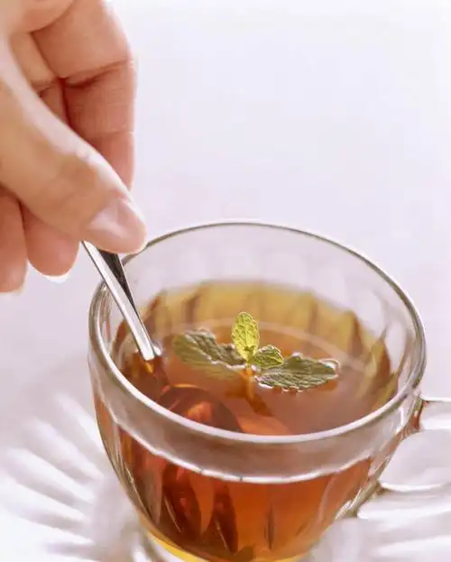 东方人,手,一个人,竖图,俯视,室内,特写,白天,幸福,茶,杯子,餐具,亚洲