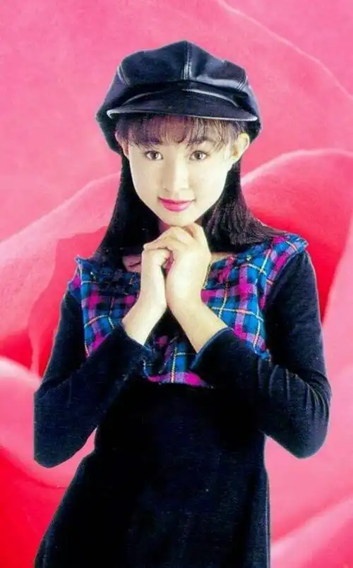 可怜的卓依婷比肩邓丽君却莫名被去世高调复出还无辜成冒牌货