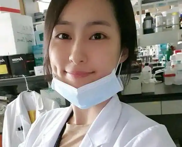 上海大医院34岁漂亮女医生买房买车生活富足加班太多至今难嫁