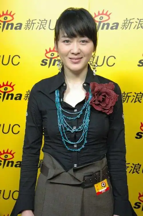 回顾李琳嫁大10岁导演不幸福二婚嫁运动员李大双今苦尽甘来