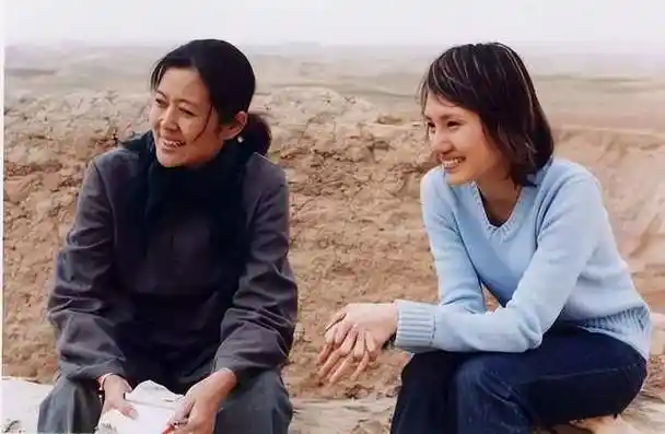 演员袁泉:外型超像混血,默默演戏用情专一,得奖无数从不炒作_夏雨