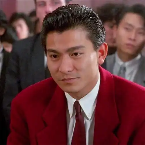 大背头造型的张艺兴是青铜,刘德华仅排第6,而他却是王者!