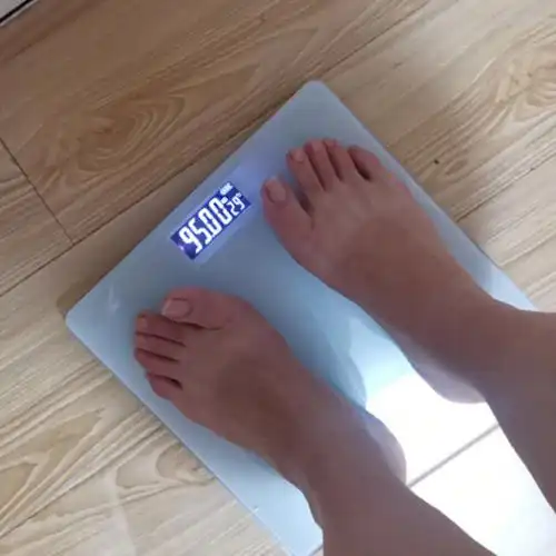 今日体重和三餐.