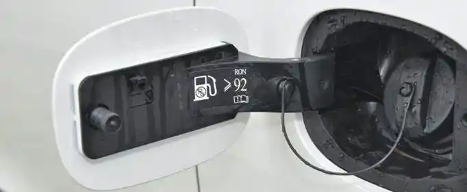 油箱盖一般怎么打开油箱盖什么标志怎么打开