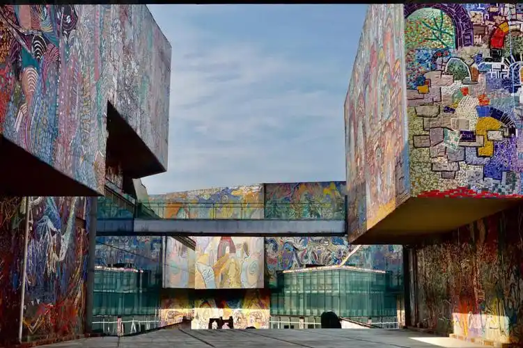 大学城罗中立美术馆