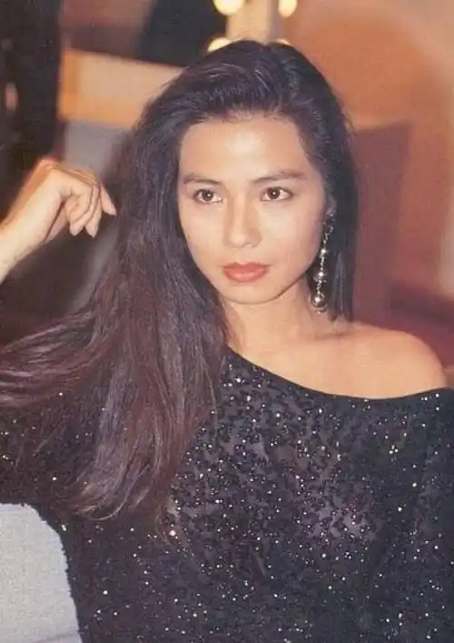10个香港老牌女星,如今年过半百的她们,还是那样明艳动人吗?