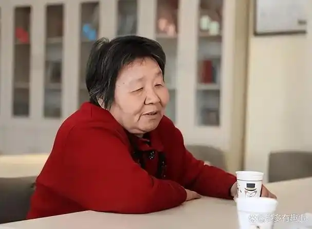 妻子怀孕想吃樱桃,老公嫌贵不给买,公公买回家给儿媳