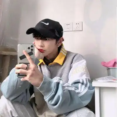 ins风干净蓝色系男生头像帅气阳光男孩图片