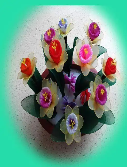 《我的丝网花》 今天在电脑上发现原偶尔用手机拍摄的自己制作的丝网