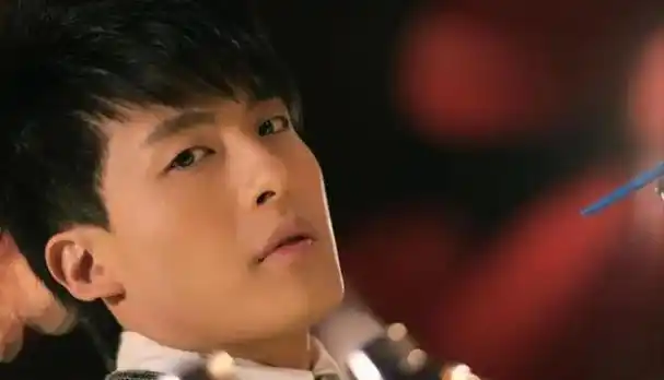 看完雷佳音读上戏时帅哥圈,就理解他为啥说:我没想过走偶像路线