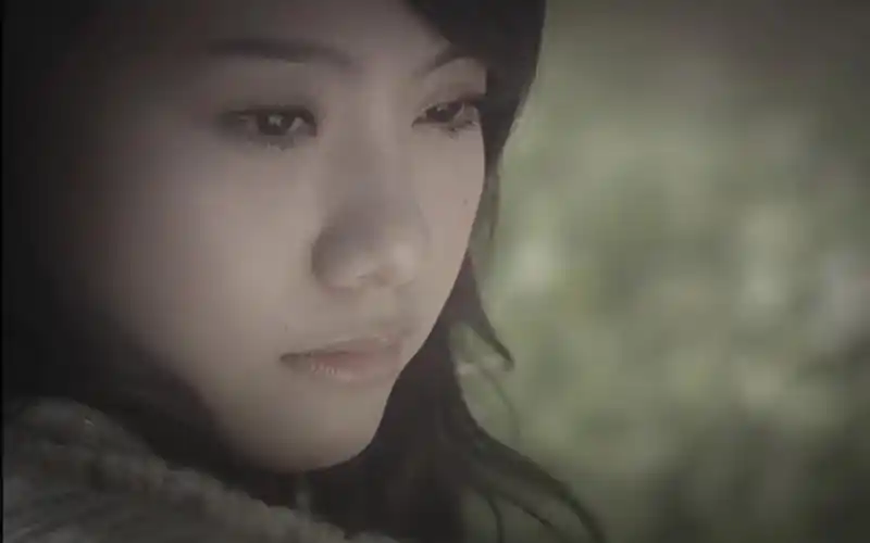 【粤语歌曲】电灯胆 ——邓丽欣 官方mv 4k