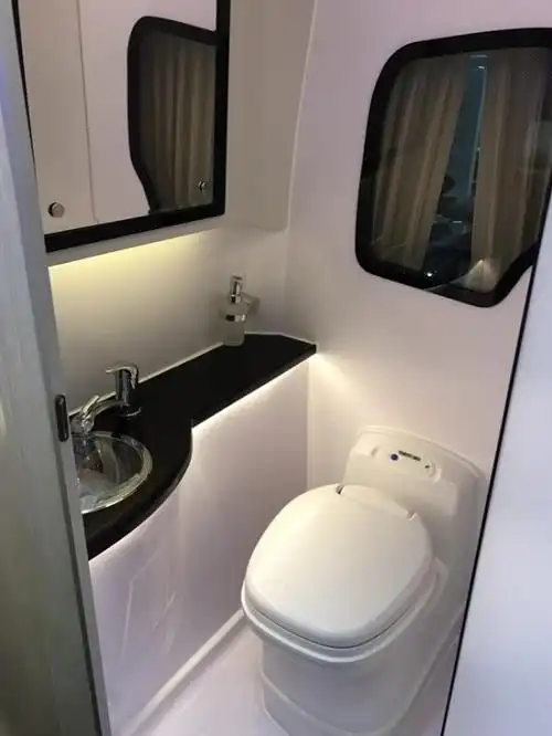 新款奔驰斯宾特带卫生间版等您来品鉴