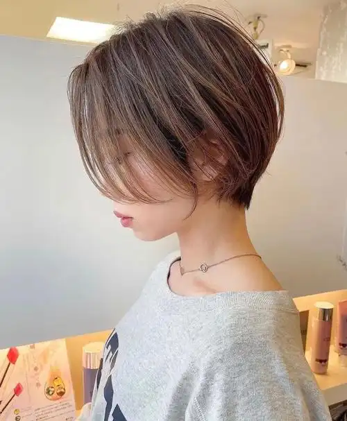 中性日系短发乖巧也帅气