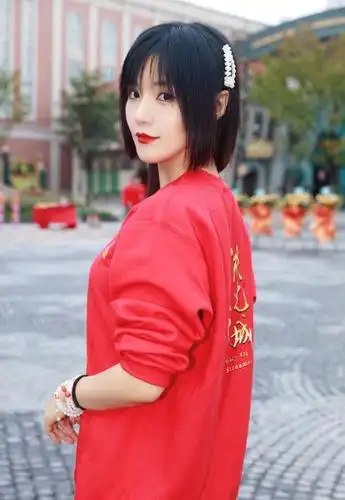 赵茜流光之城开机首次挑战民国大戏