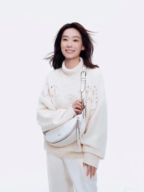 lancel携手中国区品牌代言人@张小斐0110,激发无限灵感.