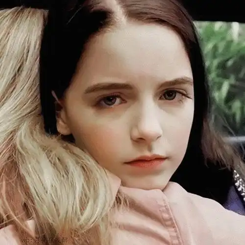 mckenna grace 麦肯娜格瑞丝 微博@月亮在发酵