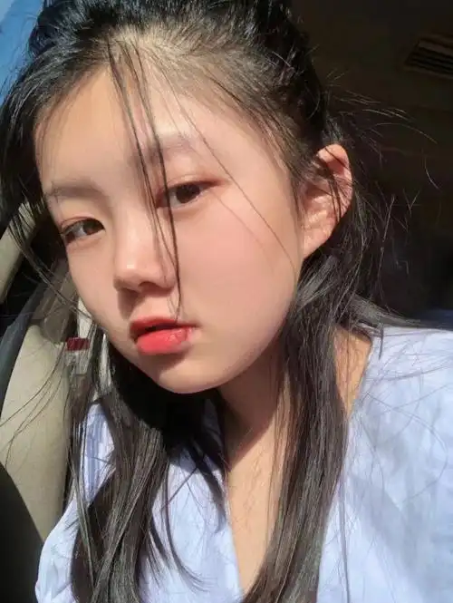 网恋  帮帮我看看网恋对象要我的照片