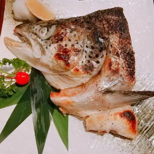 【盐烤三文鱼头】