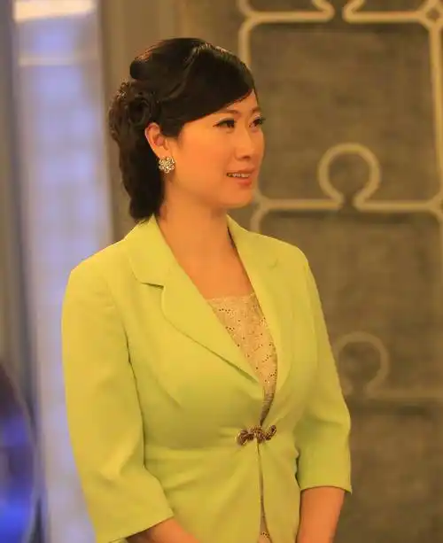 44岁芙蓉姐姐近照曝光,被赞气质优雅,曾是国内第一代网红_网友_获得了