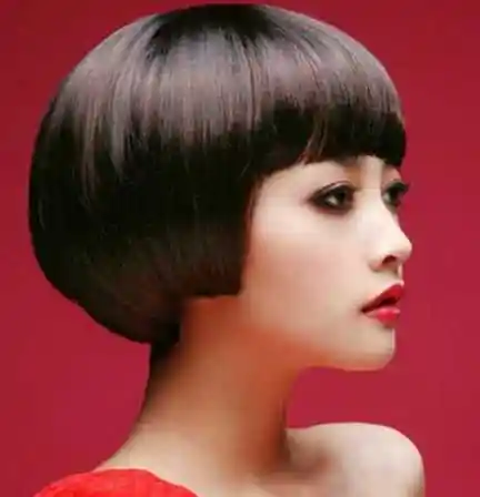 首页 发型 短发 在2013年夏季,沙宣短发也受到了流行冲击,五款时尚