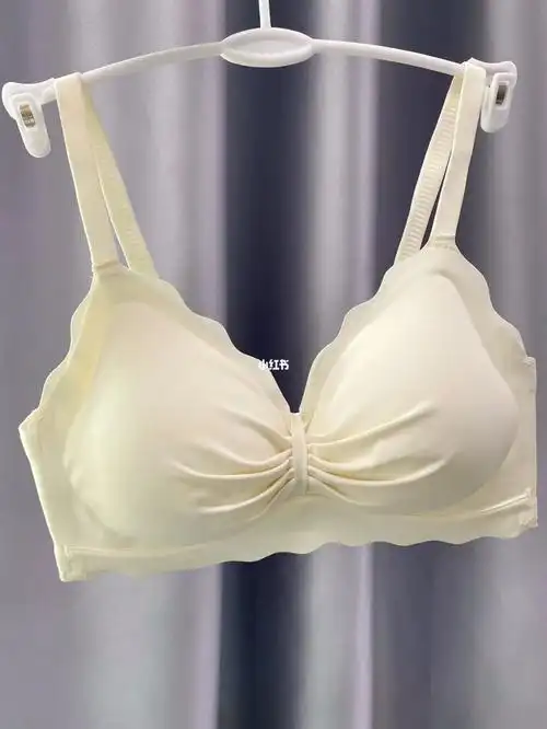 又奶又嗲的聚拢内衣女生看了都按耐不住