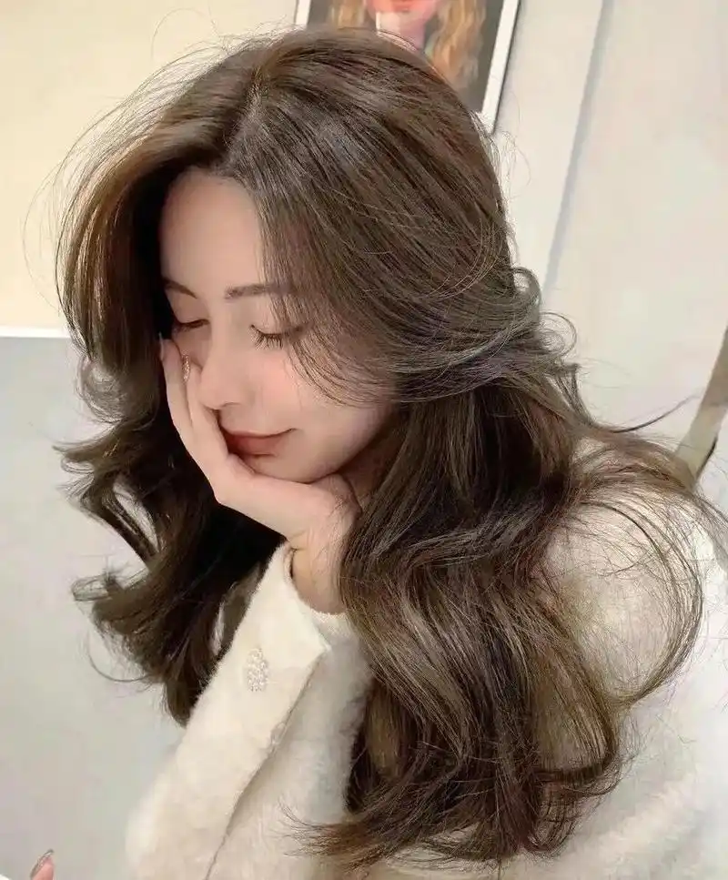 你在染头发的时候是不是总在纠结一个问题,又想显 - 抖音