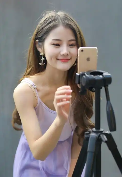 温暖摄影后期彩蝶之吻曲辰出镜模特抖音网红小英坐标深业上城