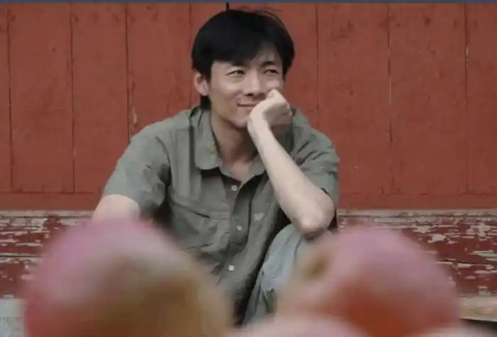 经历有关,与如今早早出道,没有过多生活经验的鲜肉们不同,祖峰年轻时