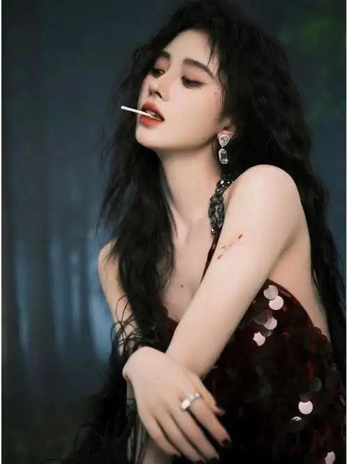 鞠婧祎丨露背装写真库存