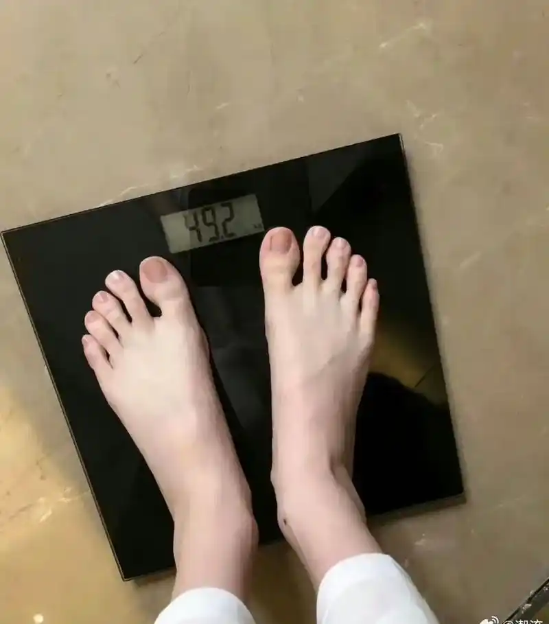 奚梦瑶也太恐怖了,这么高的人体重不过百