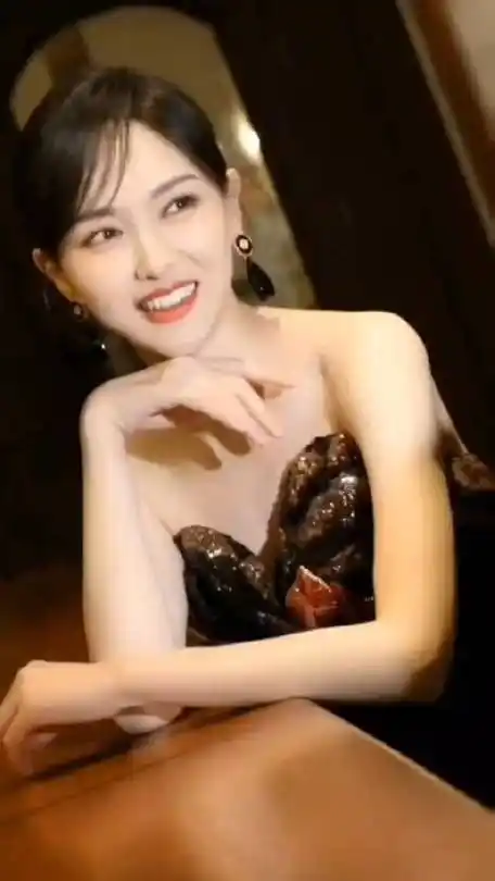 典雅国风,古韵新生,画意江南@唐嫣唐嫣粉丝团地盘的微博视频