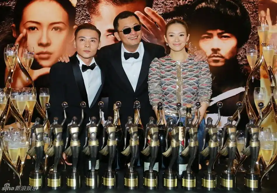 首页 新闻中心 图集   新浪娱乐讯 第33届香港电影金像奖颁奖典礼已于