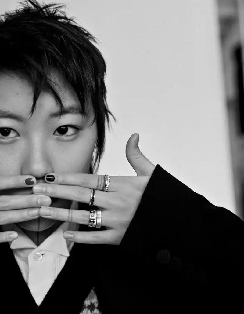 王菲女儿恋上外籍男友?网友:窦靖童的性取向一直是个谜