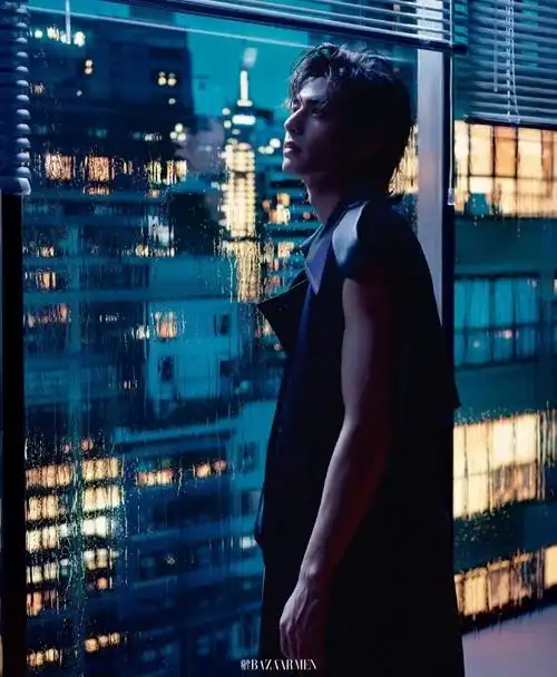 宋威龙芭莎男士五月刊封面