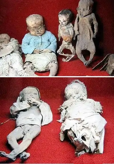 古墓中的童男童女为什么是活着口服水银的