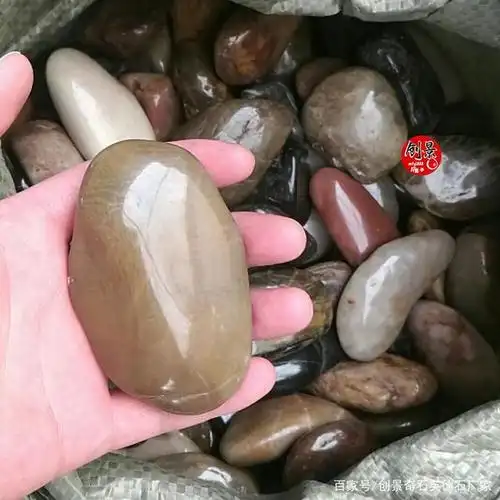 雨花石与鹅卵石区别,白色鹅卵石,黑色鹅卵石,黄颜色鹅卵石