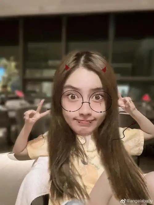 baby晒萌照 用大头特效搞怪又可爱|杨颖|宫格|灵动_网易订阅