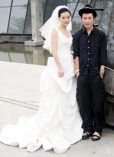 王艳结婚照